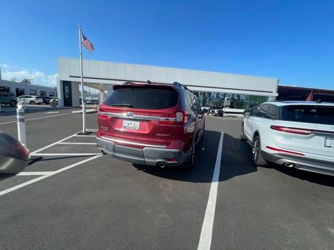 Used 2019 Subaru Ascent Premium image 3