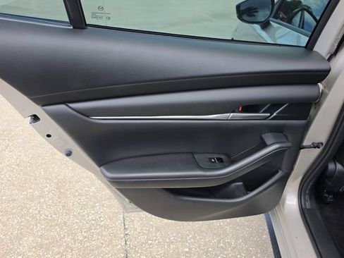 Used 2023 MAZDA MAZDA3 s FWD image 12