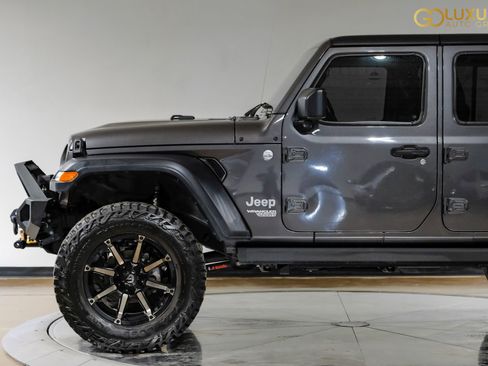 Used 2019 Jeep Wrangler Unlimited Sport S AWD/4WD image 13