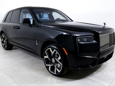 New 2026 Rolls-Royce Cullinan Black Badge image 6