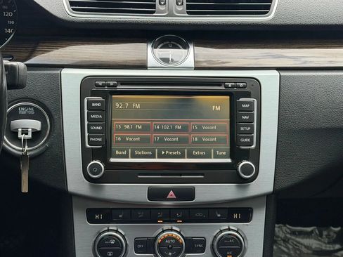 Used 2013 Volkswagen CC Executive AWD/4WD image 16