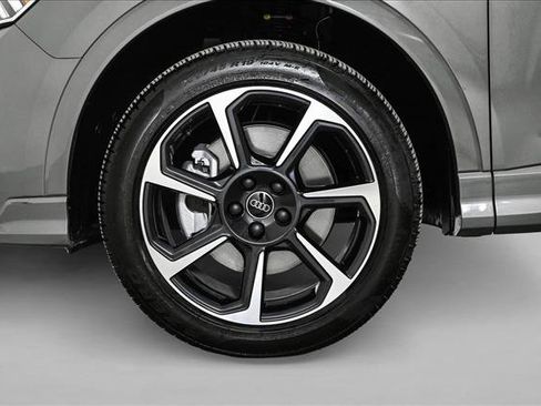 Certified 2025 Audi Q3 2.0T Premium Plus w/ Premium Plus Package image 25