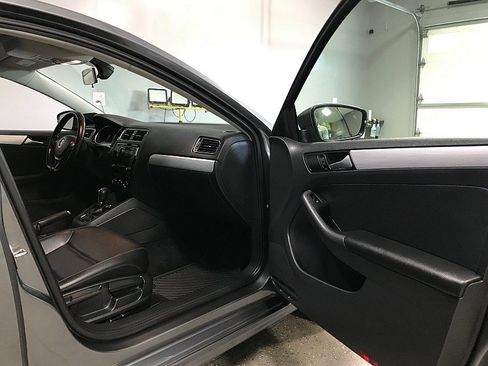 Used 2018 Volkswagen Jetta SEL FWD image 12