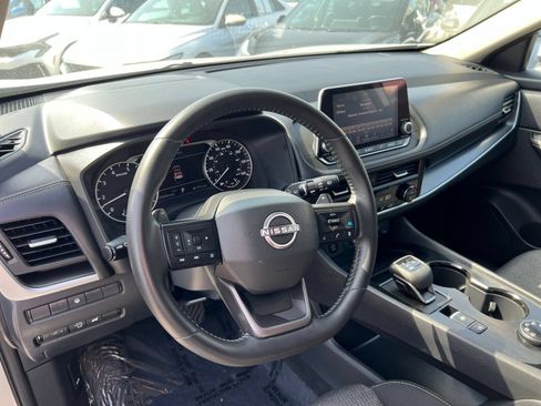 Used 2025 Nissan Rogue SV AWD/4WD image 30