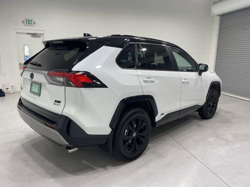 Used 2025 Toyota RAV4 XSE w/ Advanced Technology Package AWD/4WD image 8