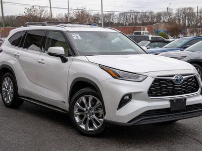 Used 2023 Toyota Highlander Limited