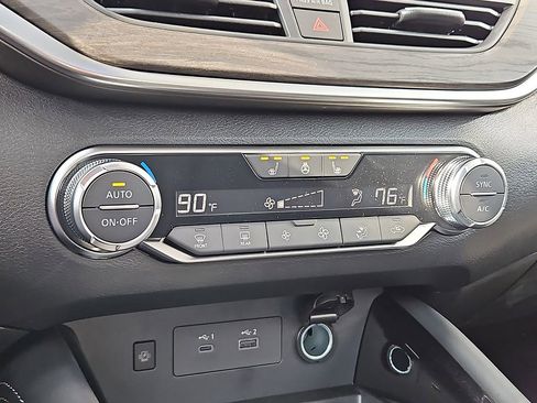 New 2025 Nissan Altima 2.5 SL FWD image 13