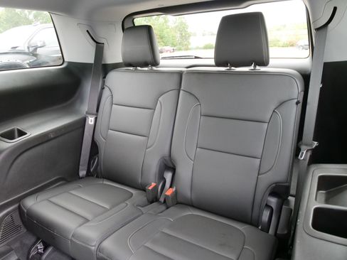 Used 2023 GMC Acadia SLT w/ Elevation Edition image 15