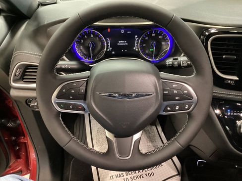 New 2026 Chrysler Pacifica Select image 20