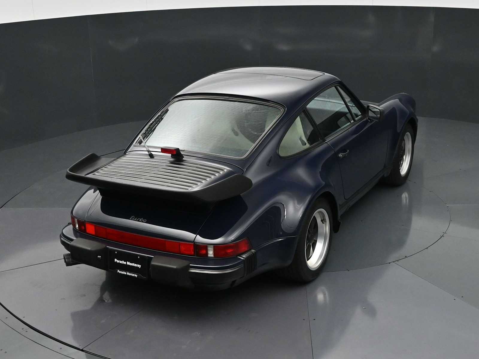Used 1987 Porsche 911 Carrera RWD image 31