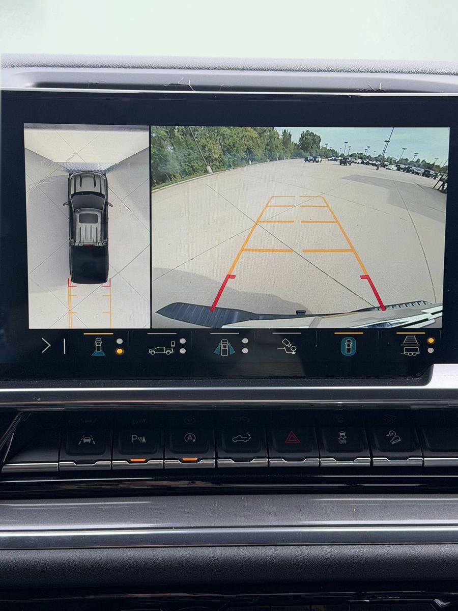 Used 2023 Chevrolet Silverado 1500 High Country w/ Technology Package AWD/4WD image 11