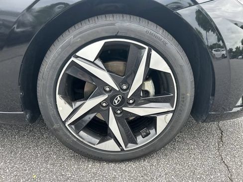 Certified 2023 Hyundai Elantra SEL w/ Convenience Package FWD image 12