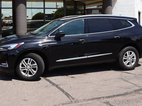 Used 2018 Buick Enclave Essence w/ Trailering Package FWD image 4