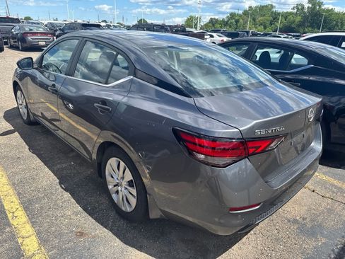 Used 2025 Nissan Sentra S FWD image 17