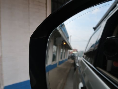 Used 2016 Land Rover Range Rover Sport HSE image 28