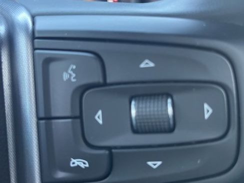 Used 2023 GMC Yukon XL SLT w/ SLT Premium Package image 18