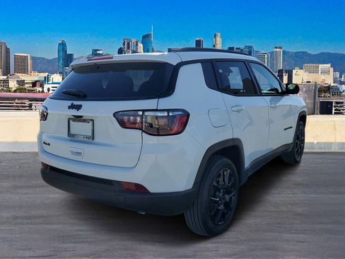 New 2026 Jeep Compass Latitude image 4