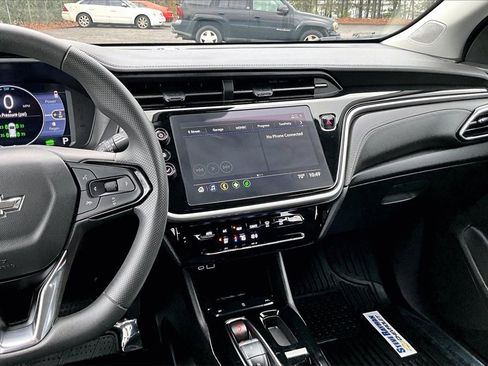 Used 2023 Chevrolet Bolt EUV LT image 9