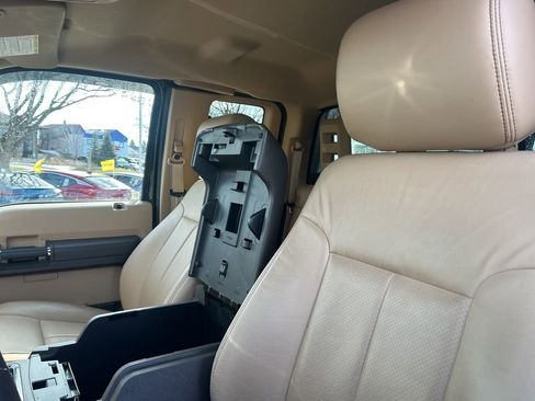 Used 2015 Ford F250 Lariat w/ Chrome Package image 12