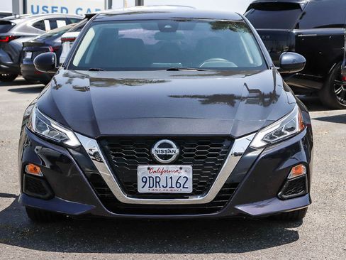 Used 2021 Nissan Altima 2.5 SV FWD image 2