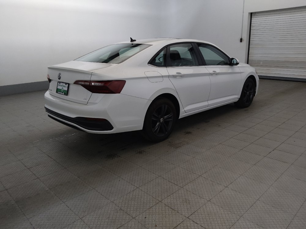 Used 2024 Volkswagen Jetta SE FWD image 10