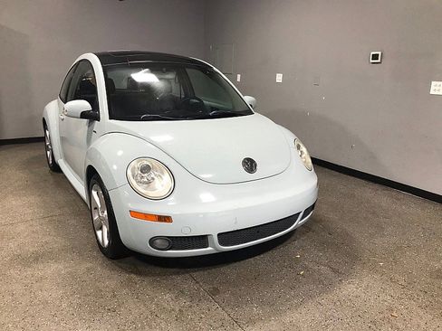 Used 2010 Volkswagen Beetle 2d Coupe Final Edition image 8