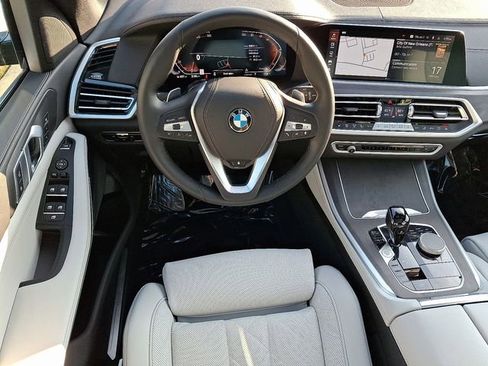 Used 2023 BMW X5 xDrive40i w/ Premium Package image 11