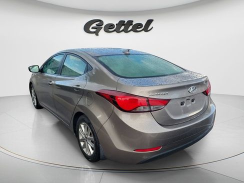 Used 2015 Hyundai Elantra SE w/ Option Group 02 FWD image 3