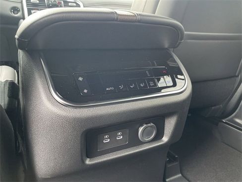 New 2025 Nissan Armada SL w/ Captain's Chari Seat Package image 21