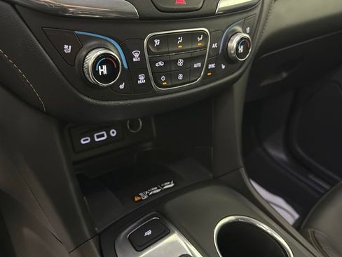 Used 2020 Chevrolet Equinox Premier FWD image 18