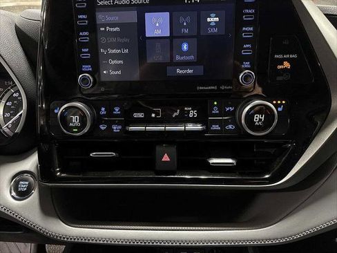 Certified 2022 Toyota Highlander XLE image 22