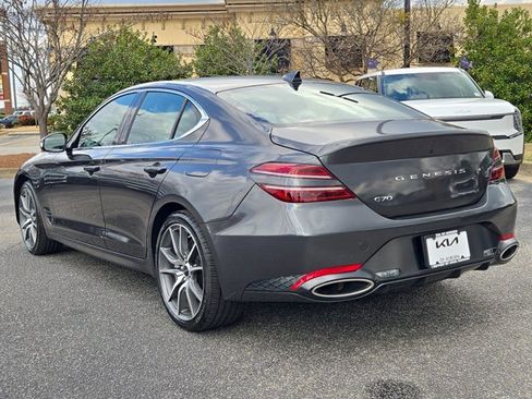 Used 2025 Genesis G70 2.5T image 8