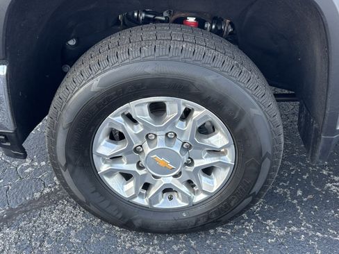Used 2024 Chevrolet Silverado 2500 LT image 14