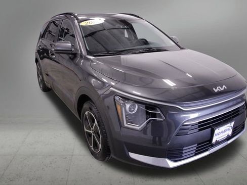 Used 2023 Kia Niro EX FWD image 8
