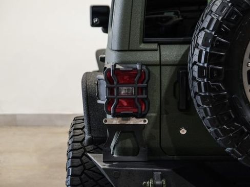 Used 2018 Jeep Wrangler Unlimited Rubicon AWD/4WD image 42