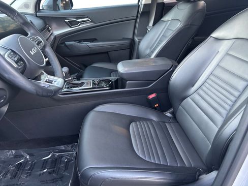 Used 2024 Kia Sportage SX image 9