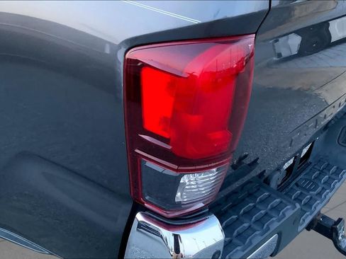 Used 2019 Toyota Tacoma SR5 RWD image 27