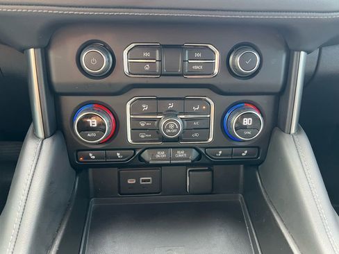 Used 2022 Chevrolet Tahoe Z71 w/ Luxury Package image 40