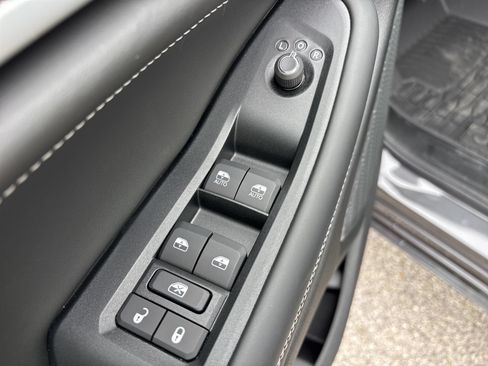 New 2026 Jeep Grand Cherokee L Limited AWD/4WD image 12