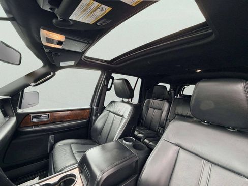Used 2015 Lincoln Navigator 4WD image 24