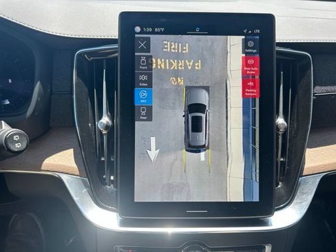 Certified 2025 Volvo XC90 B6 Plus AWD/4WD image 28