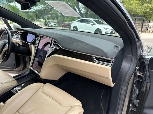 Used 2016 Tesla Model X 75D AWD/4WD image 33