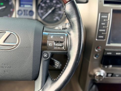 Used 2018 Lexus GX 460 Premium w/ Premium Package image 21