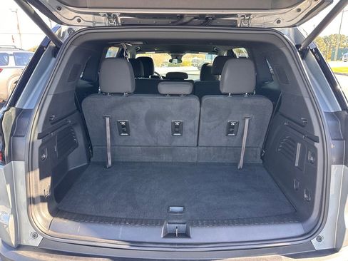 Used 2025 GMC Acadia Elevation image 29