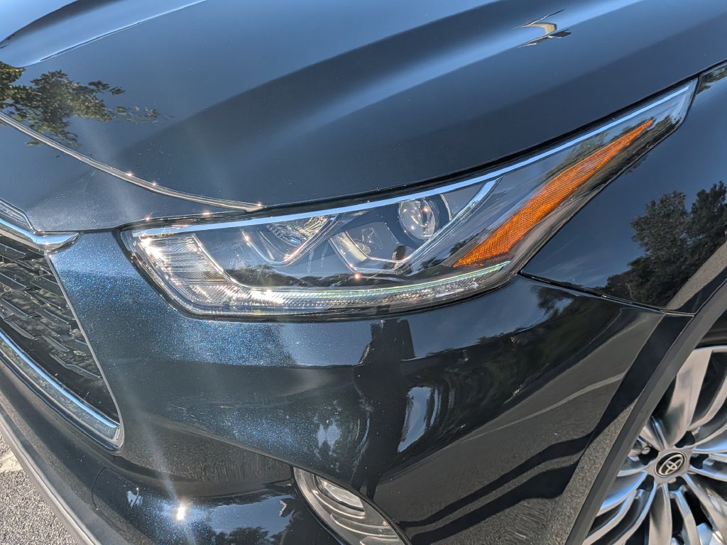 Used 2024 Toyota Highlander Platinum FWD image 7