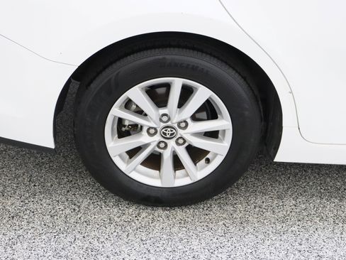 Used 2025 Toyota Camry LE FWD image 6