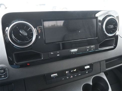 New 2024 Mercedes-Benz eSprinter 170 Cargo image 6