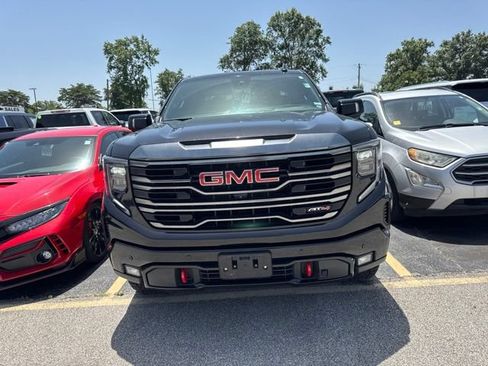 Used 2024 GMC Sierra 1500 AT4 w/ Technology Package AWD/4WD image 4