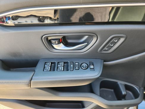 Certified 2025 Honda Pilot Touring image 19