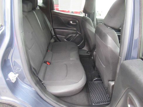 Used 2020 Jeep Renegade Altitude FWD image 19